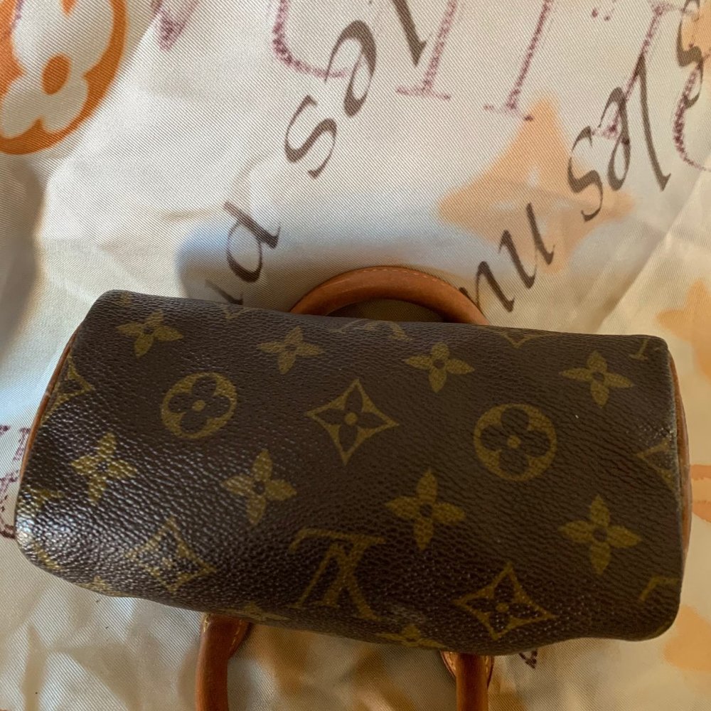 Vintage 1980s Louis Vuitton Monogram Mini Sac W/Strap - Picture 4 of 14